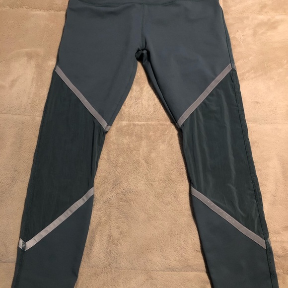 Fabletics - Picture 3 of 3